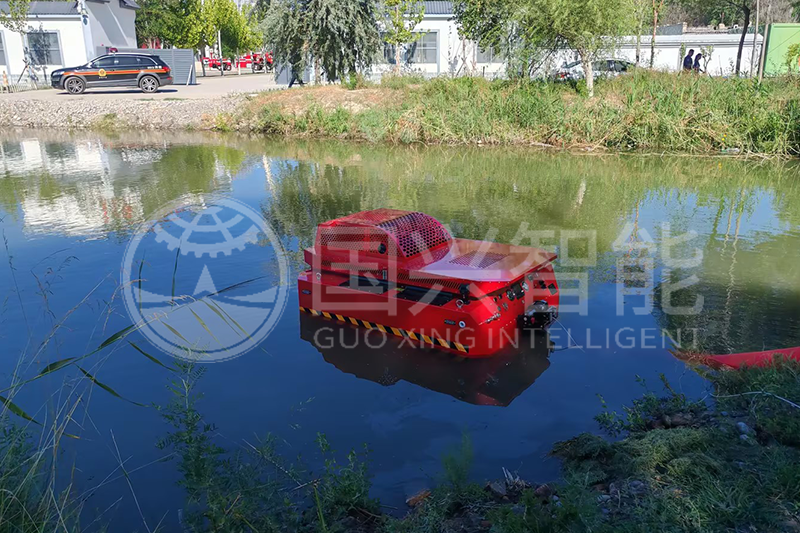 新疆某消防救援隊(duì)排水機(jī)器人交付