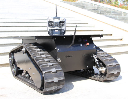 履帶底盤(pán)對(duì)比輪式底盤(pán)的優(yōu)勢(shì)